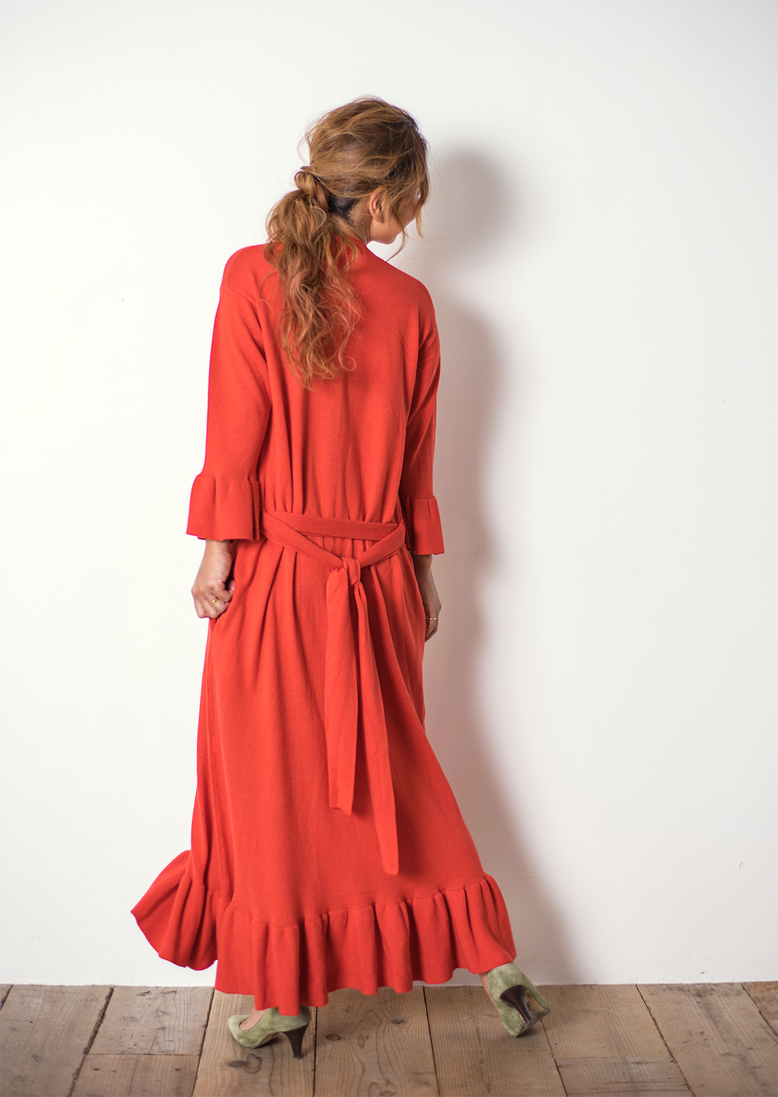 DG71AW015 FLARE LONG KNIT ONE PIECE COLOR: RED, GRY, BEG 13,000yen